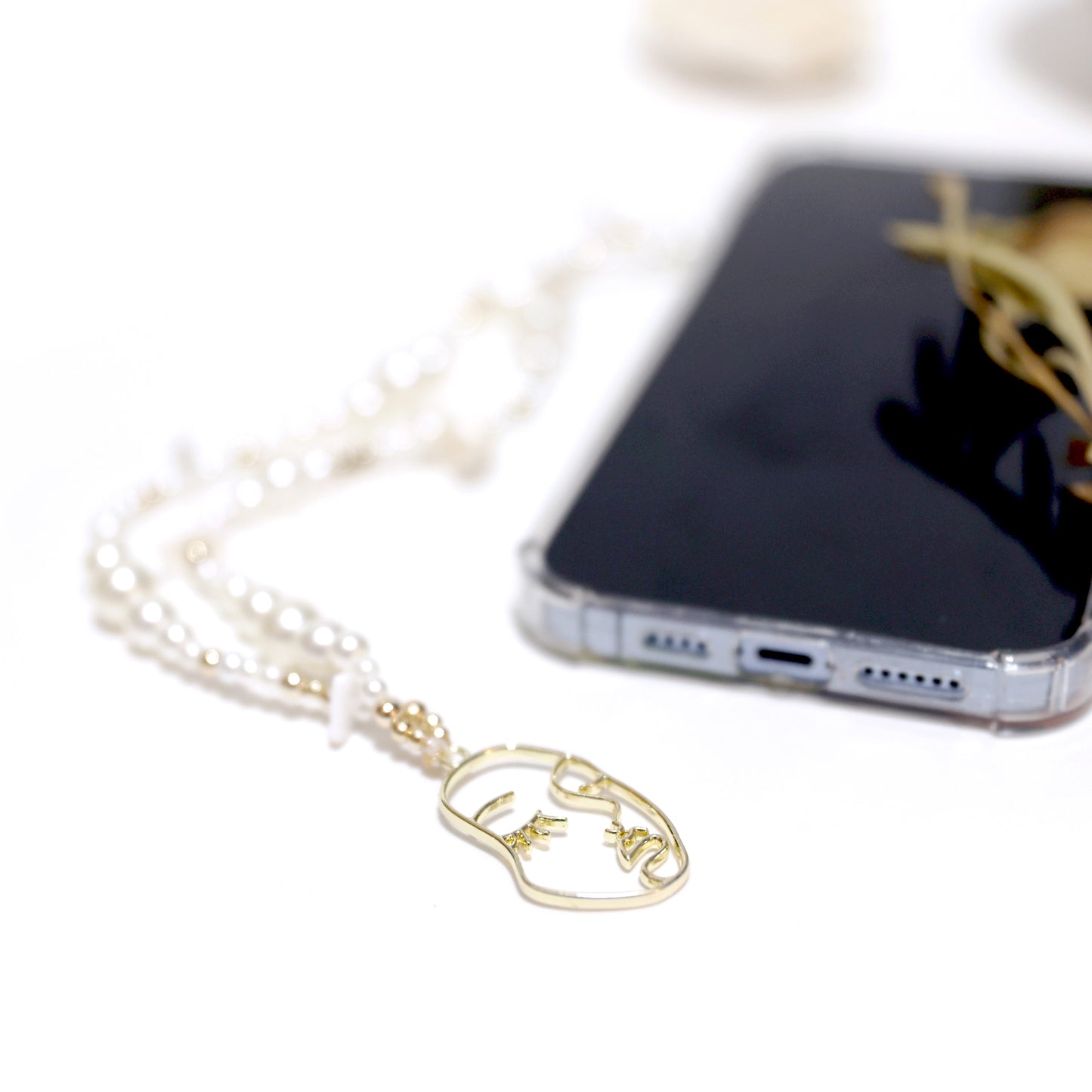 Artsy Pearl Phone Hanger